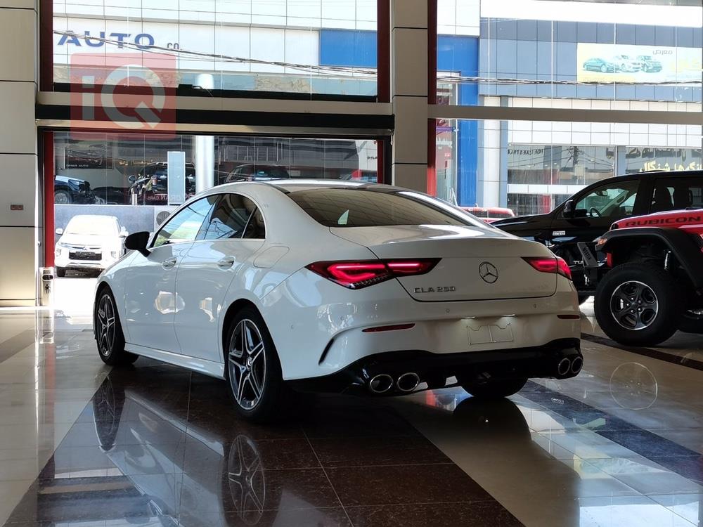 Mercedes-Benz CLA